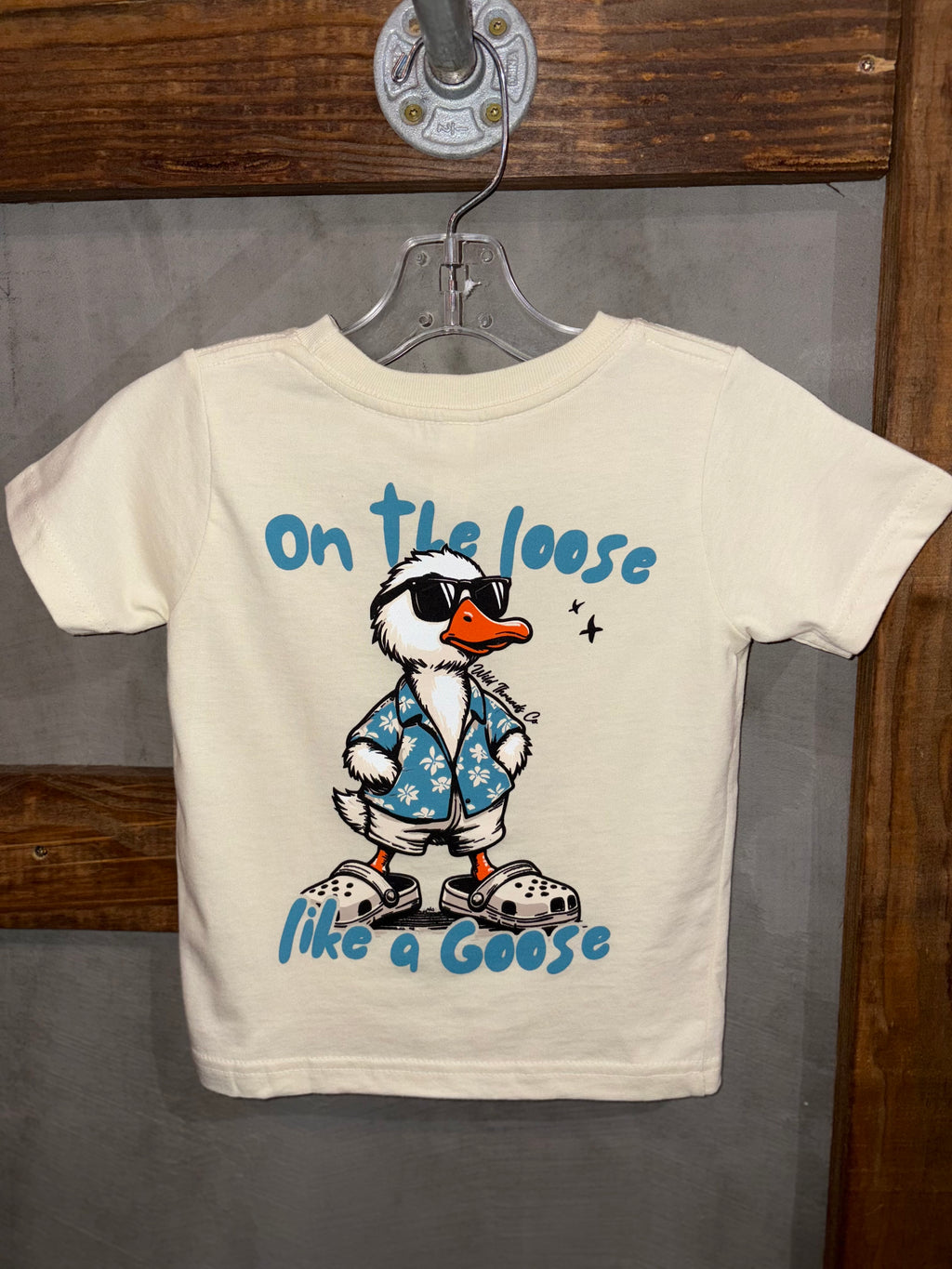 “On the loose” t-shirt